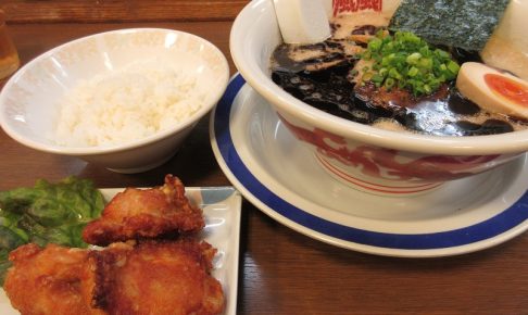 風風ラーメン 熊谷南口店のバリ黒豚骨ラーメンに唐揚げセット