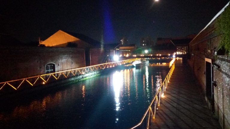 夜の赤レンガ倉庫、こちらも良い感じ