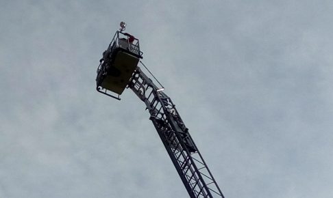 防災訓練で来てくれた消防車、ういーん！と上まで行ってた！