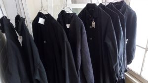 artique東松山の店内で販売をされている服