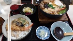 木村屋（贅沢鍋焼きうどん、天丼付き）でランチパスポートメニューを食べた