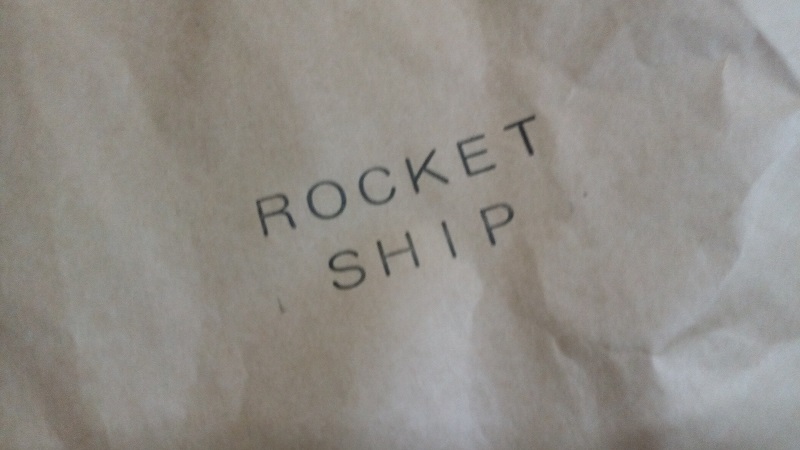 ロケットシップの紙袋